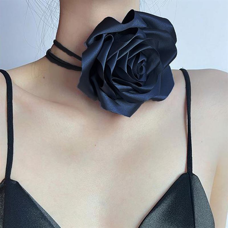 Chris Rubin Rosalia Choker Necklace - Navy - | Fashiongirl