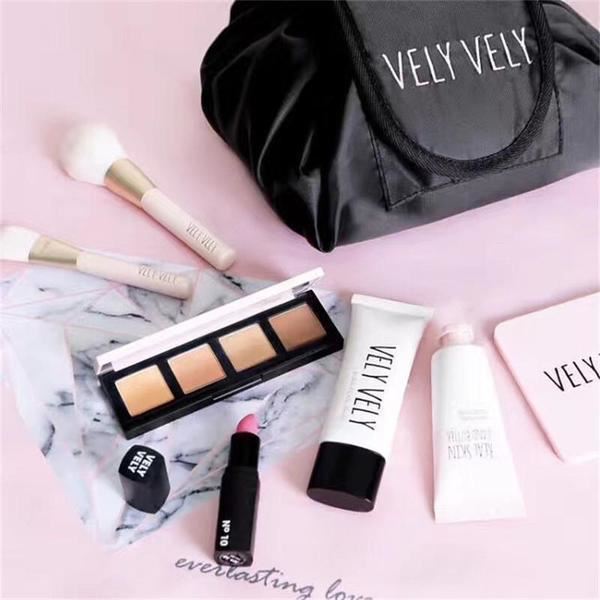 Makeup Travel Bag - Magic Travel Pouch in Black - | Fashiongirl