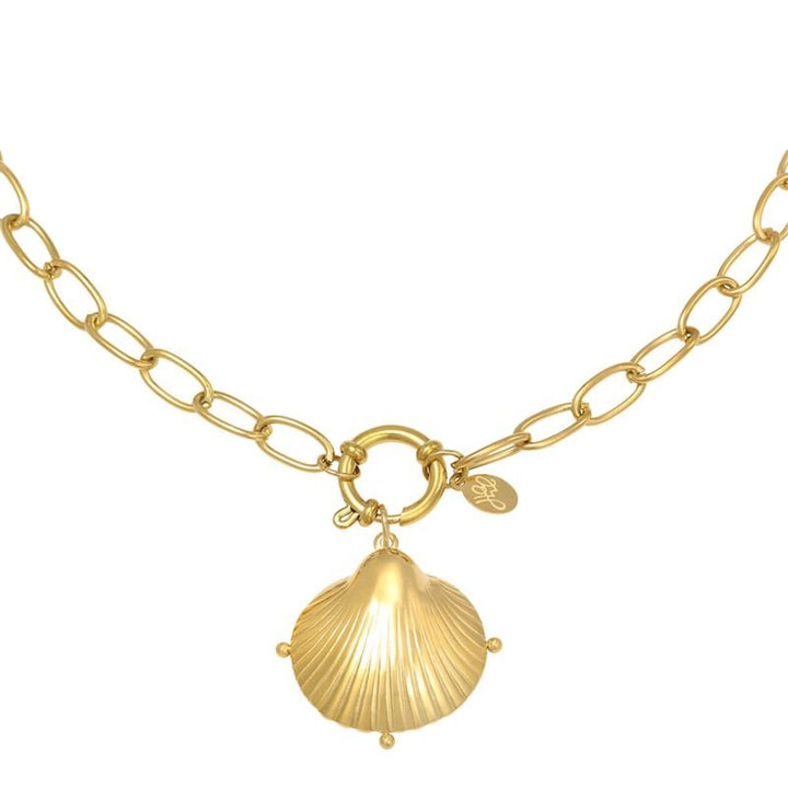 SOHO Clam Necklace - Gold - | Fashiongirl