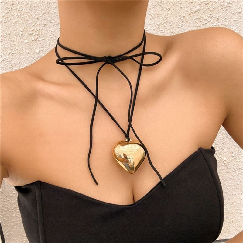 SOHO Reva Heart Choker Necklace - Gold - | Fashiongirl